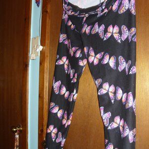 nwt size xl 15-17 high rise legging ankle length.black with butterflies